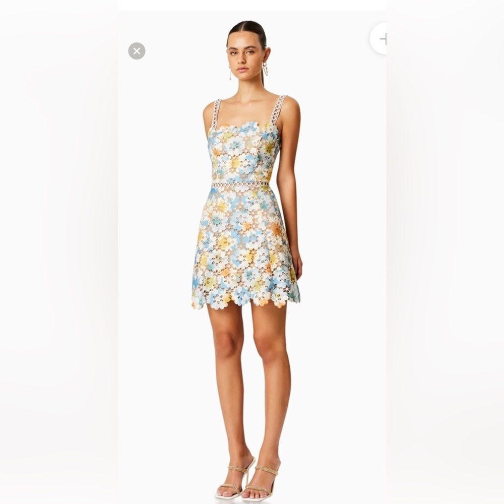 elliatt raindrops blue & white floral lace detail mini flare dress small NEW